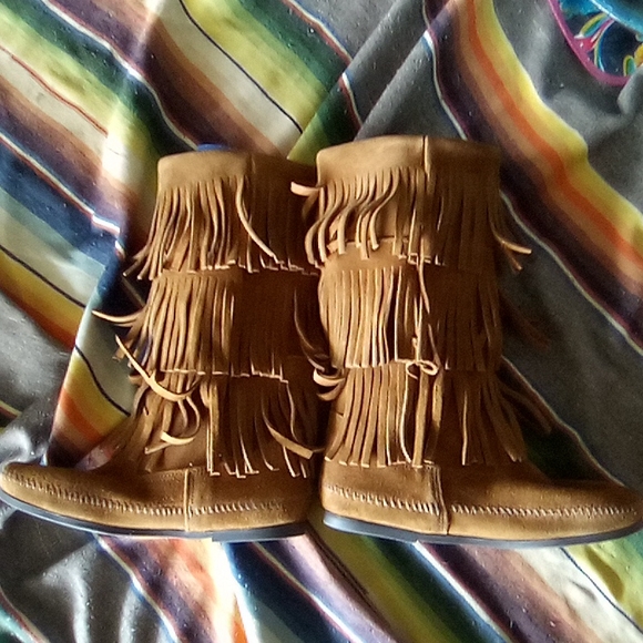 Minnetonka Brown Fringed Boot Moccasin NWOT - Picture 6 of 7